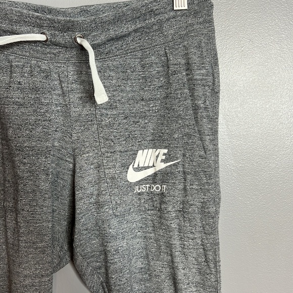 Nike light gray capris joggers vintage style size xs - Picture 2 of 6